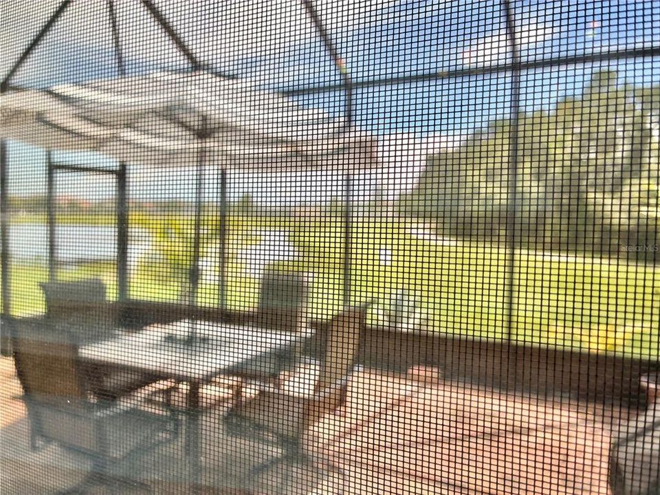 合同活跃: $389,000 (3 贝兹, 2 浴室, 1762 平方英尺)