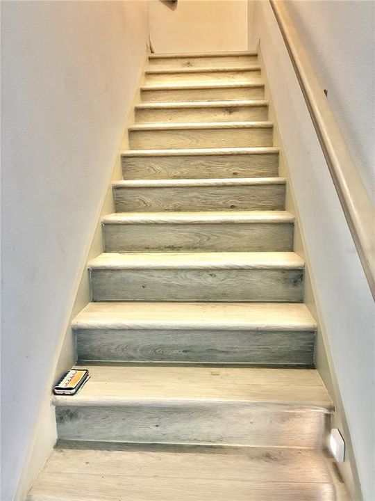 合同活跃: $389,000 (3 贝兹, 2 浴室, 1762 平方英尺)