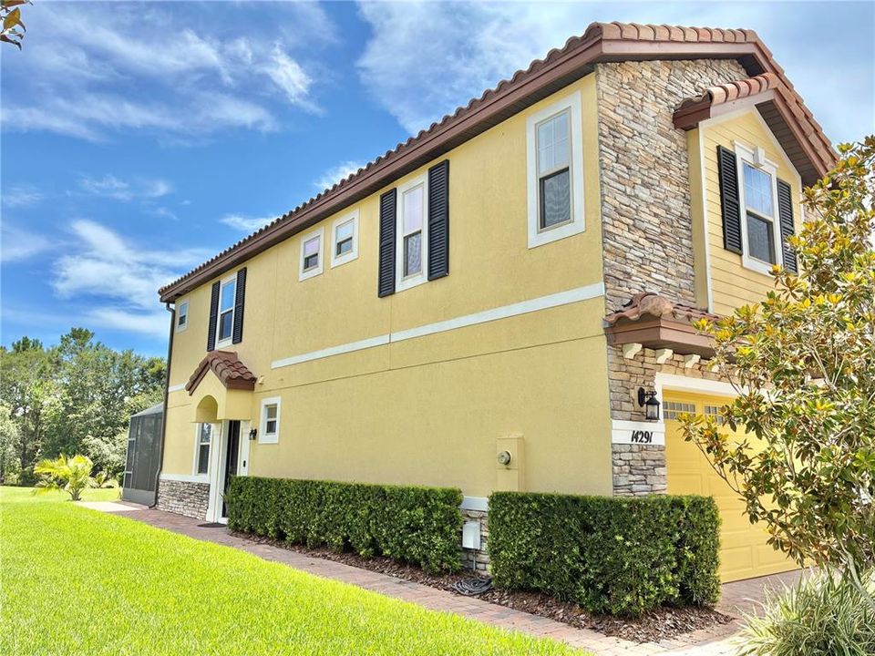 合同活跃: $389,000 (3 贝兹, 2 浴室, 1762 平方英尺)