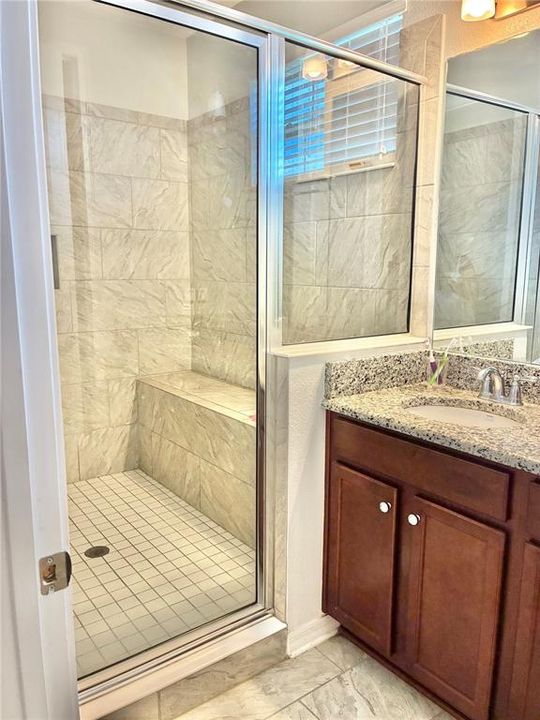 合同活跃: $389,000 (3 贝兹, 2 浴室, 1762 平方英尺)