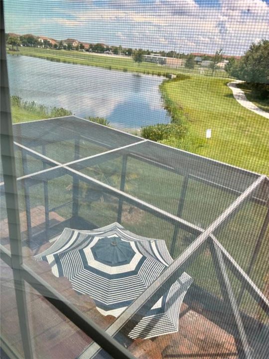 合同活跃: $389,000 (3 贝兹, 2 浴室, 1762 平方英尺)