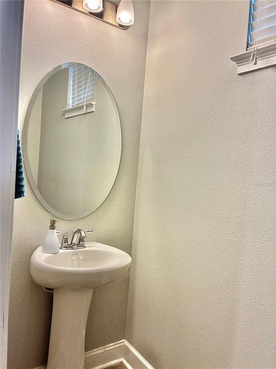 合同活跃: $389,000 (3 贝兹, 2 浴室, 1762 平方英尺)