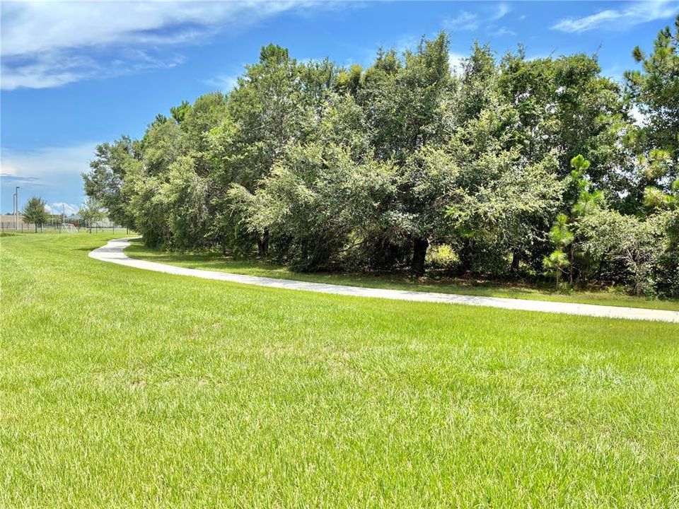 合同活跃: $389,000 (3 贝兹, 2 浴室, 1762 平方英尺)