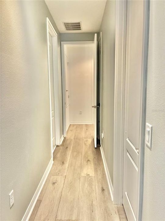 合同活跃: $389,000 (3 贝兹, 2 浴室, 1762 平方英尺)