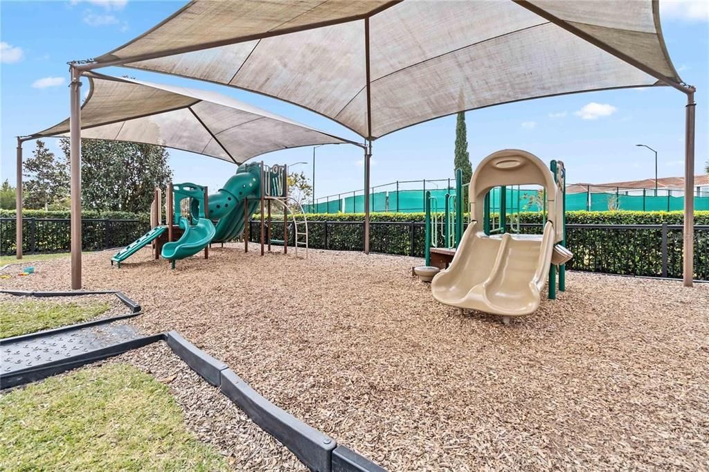 合同活跃: $389,000 (3 贝兹, 2 浴室, 1762 平方英尺)