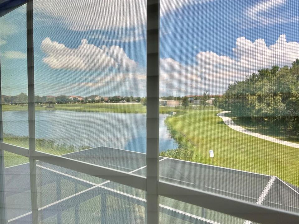 合同活跃: $389,000 (3 贝兹, 2 浴室, 1762 平方英尺)