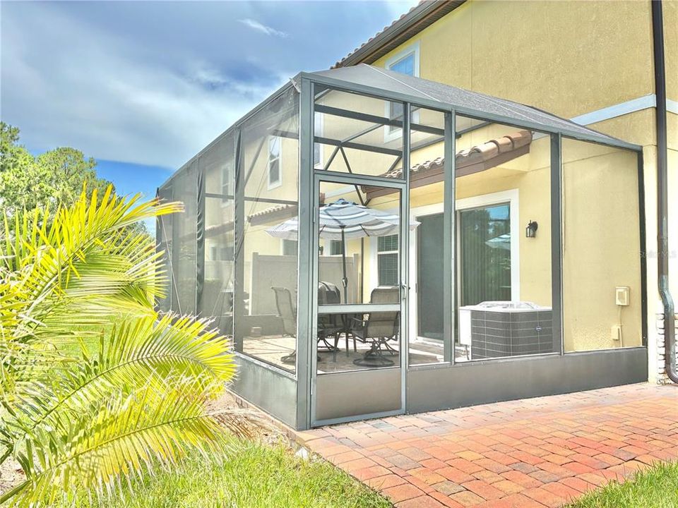 合同活跃: $389,000 (3 贝兹, 2 浴室, 1762 平方英尺)