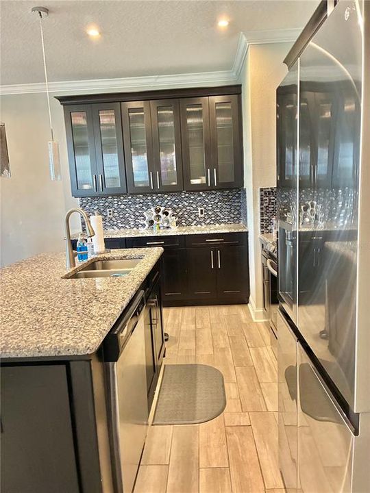 合同活跃: $389,000 (3 贝兹, 2 浴室, 1762 平方英尺)