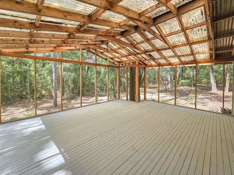 For Sale: $219,000 (2 beds, 1 baths, 816 Square Feet)