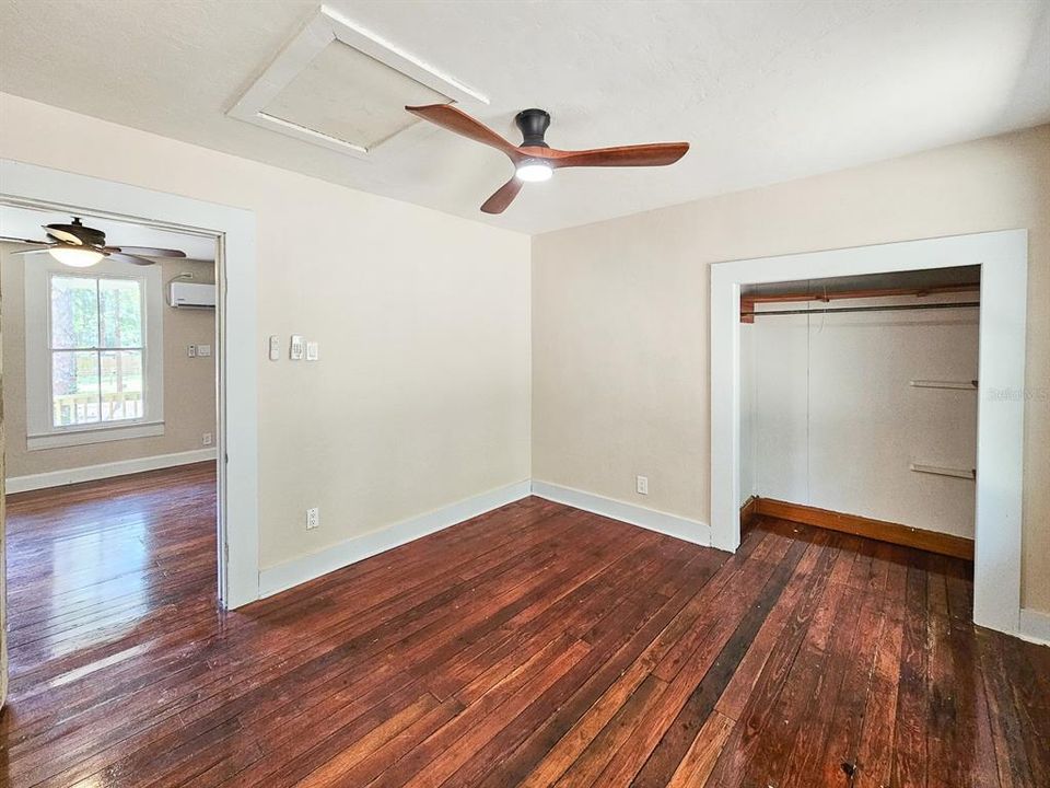 For Sale: $219,000 (2 beds, 1 baths, 816 Square Feet)