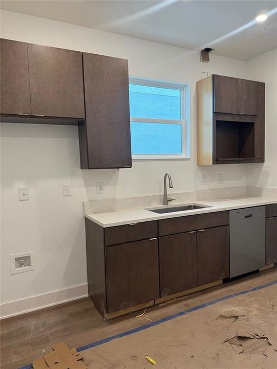 Active With Contract: $609,900 (4 beds, 4 baths, 1974 Square Feet)