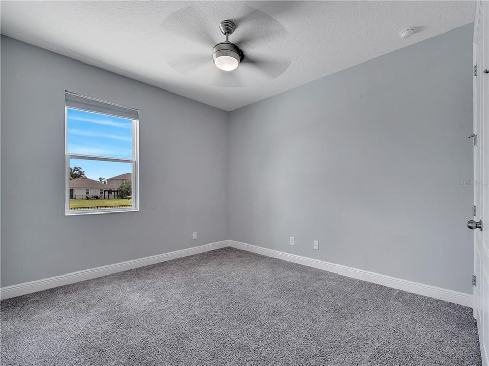 合同活跃: $544,999 (4 贝兹, 2 浴室, 2130 平方英尺)