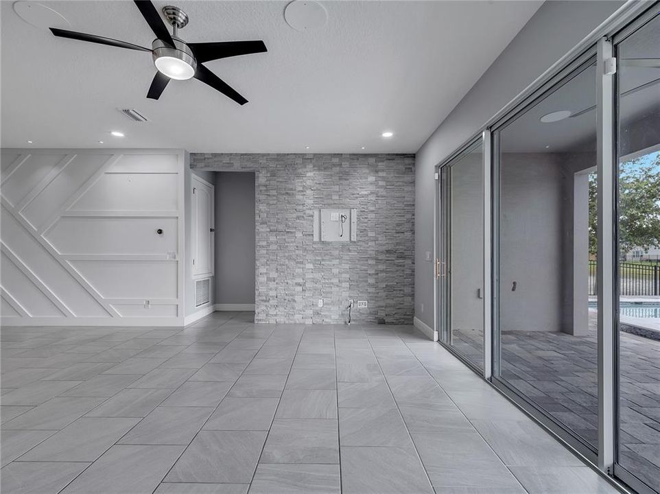 合同活跃: $544,999 (4 贝兹, 2 浴室, 2130 平方英尺)