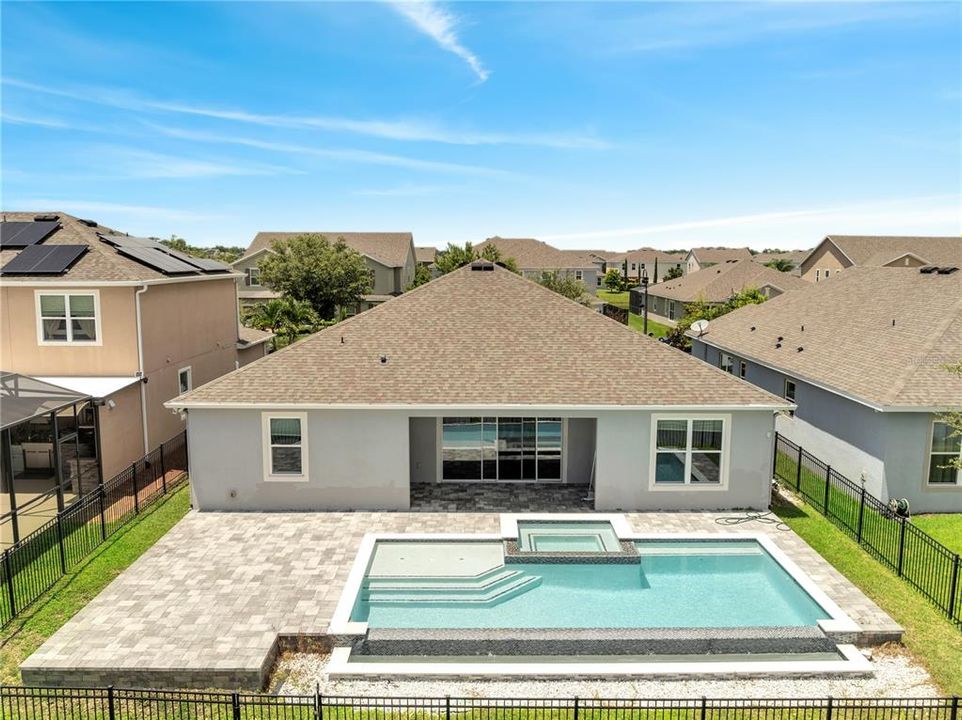 合同活跃: $544,999 (4 贝兹, 2 浴室, 2130 平方英尺)