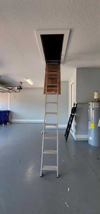 合同活跃: $544,999 (4 贝兹, 2 浴室, 2130 平方英尺)