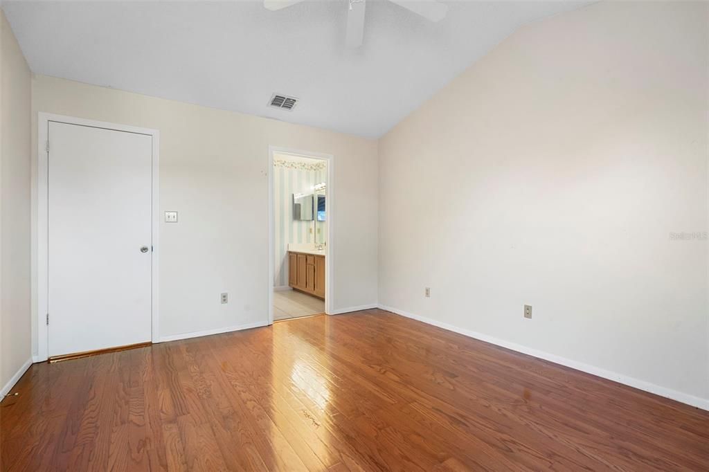 For Sale: $275,000 (3 beds, 2 baths, 1706 Square Feet)