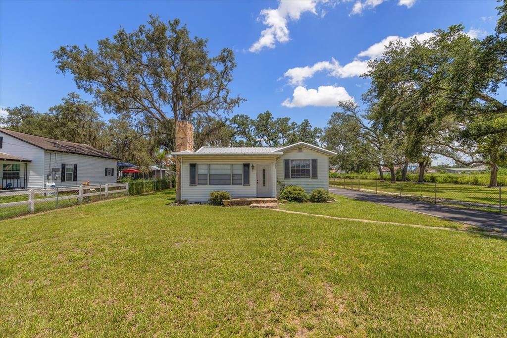 Recently Sold: $450,000 (2 beds, 2 baths, 1500 Square Feet)