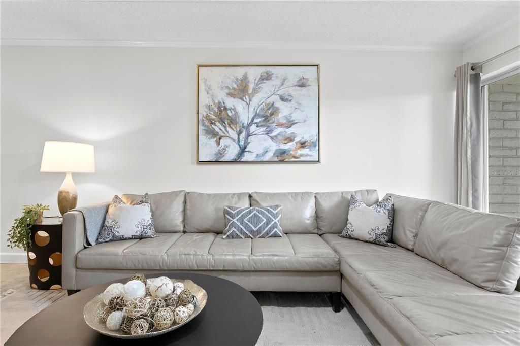 Под контрактом: $349,500 (2 спален, 2 ванн, 936 Квадратных фут)