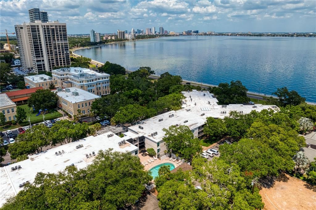 Под контрактом: $349,500 (2 спален, 2 ванн, 936 Квадратных фут)