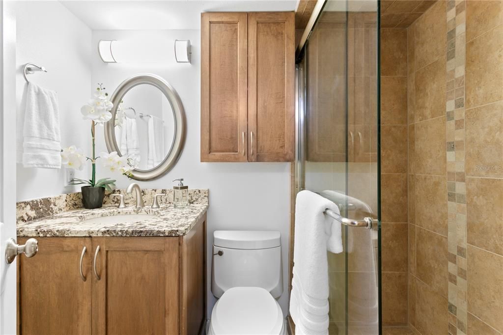 Под контрактом: $349,500 (2 спален, 2 ванн, 936 Квадратных фут)