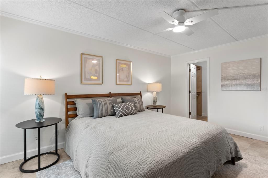 Под контрактом: $349,500 (2 спален, 2 ванн, 936 Квадратных фут)