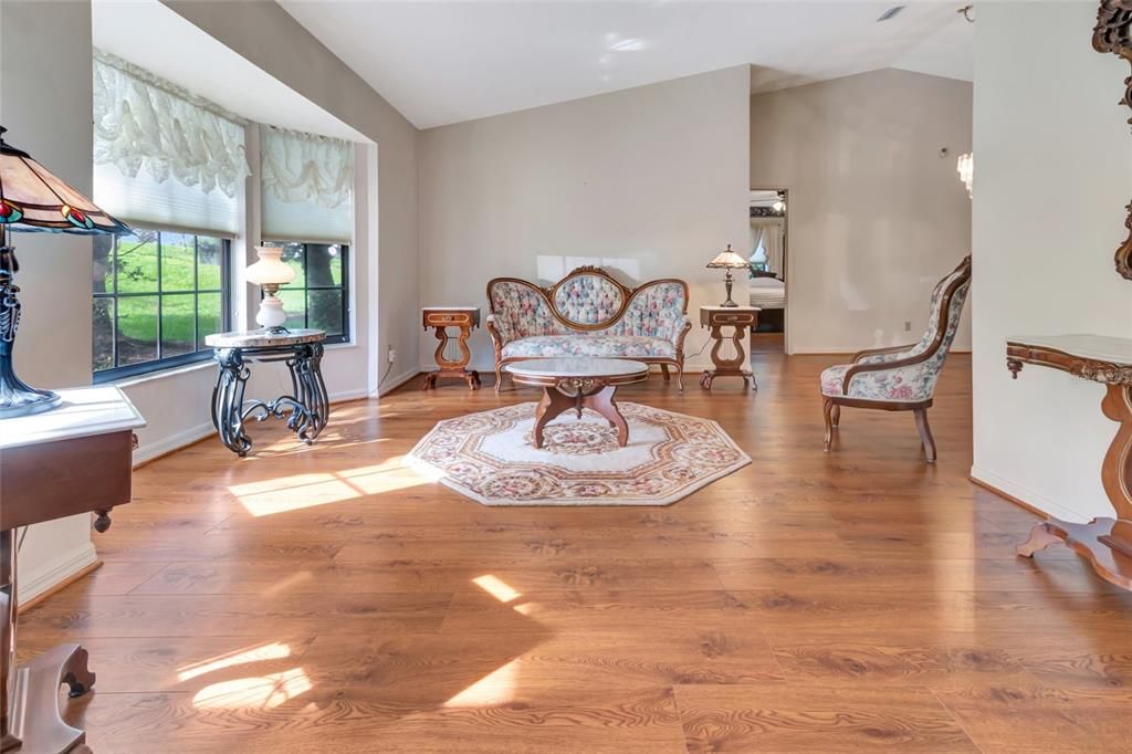 На продажу: $674,000 (3 спален, 2 ванн, 2035 Квадратных фут)