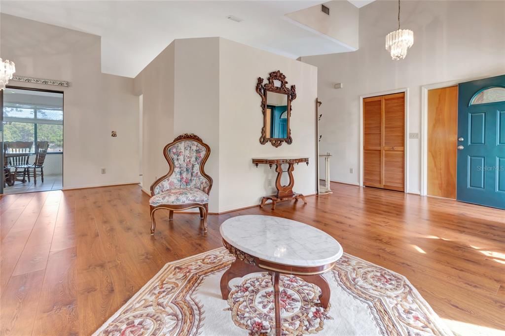 На продажу: $674,000 (3 спален, 2 ванн, 2035 Квадратных фут)