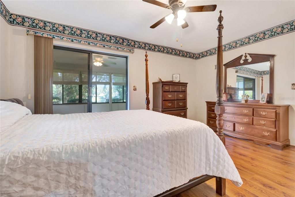 На продажу: $674,000 (3 спален, 2 ванн, 2035 Квадратных фут)