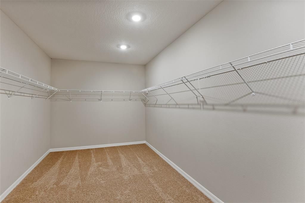 For Sale: $513,990 (6 beds, 3 baths, 3814 Square Feet)