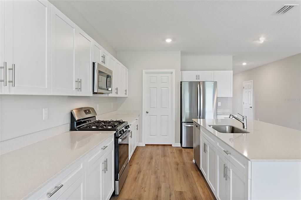 For Sale: $513,990 (6 beds, 3 baths, 3814 Square Feet)