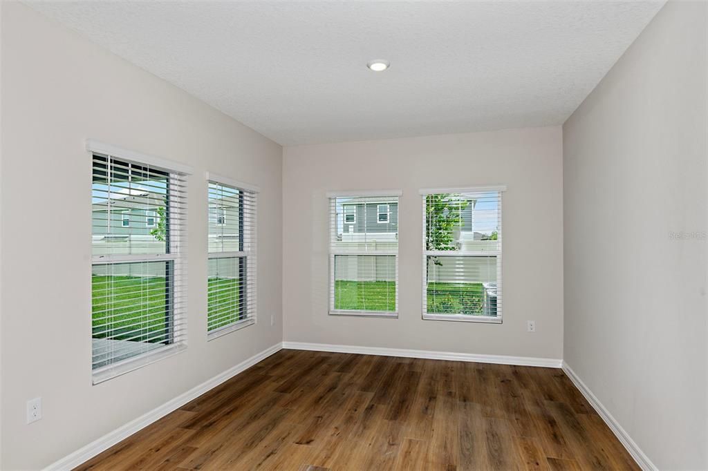 For Sale: $513,990 (6 beds, 3 baths, 3814 Square Feet)