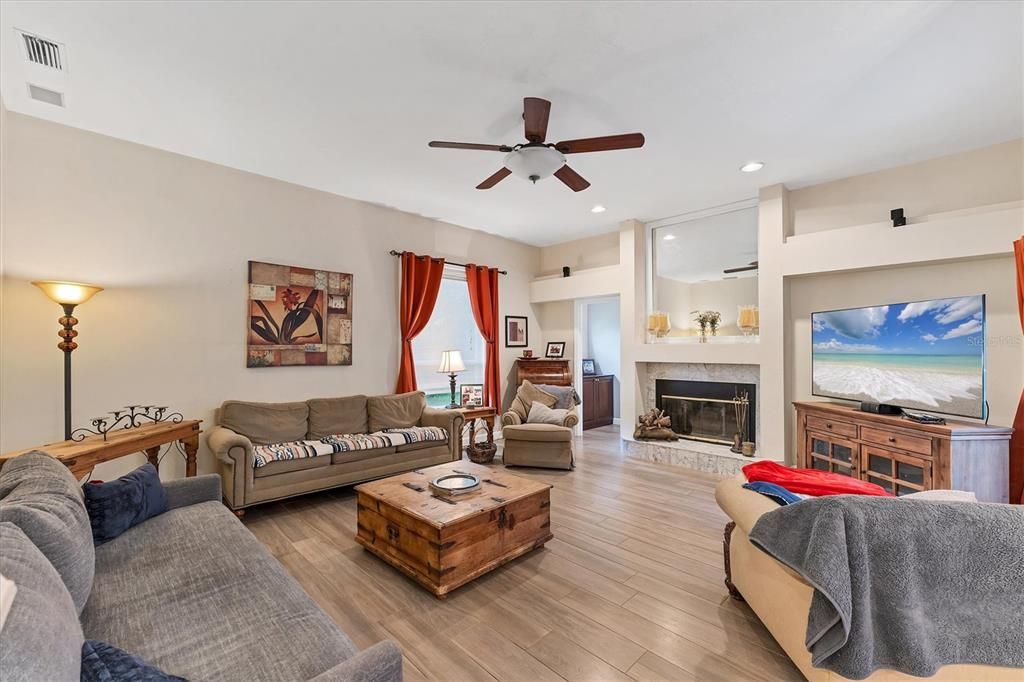 На продажу: $799,000 (4 спален, 3 ванн, 3076 Квадратных фут)