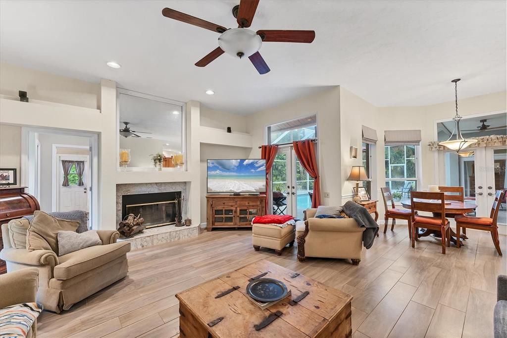 На продажу: $799,000 (4 спален, 3 ванн, 3076 Квадратных фут)