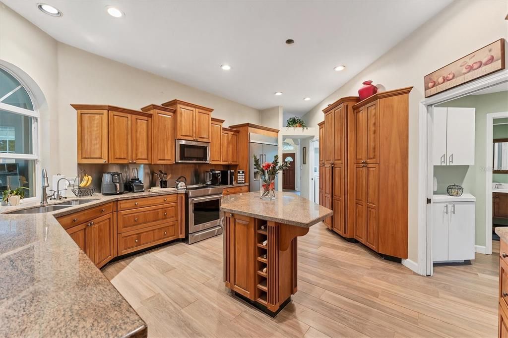 На продажу: $799,000 (4 спален, 3 ванн, 3076 Квадратных фут)