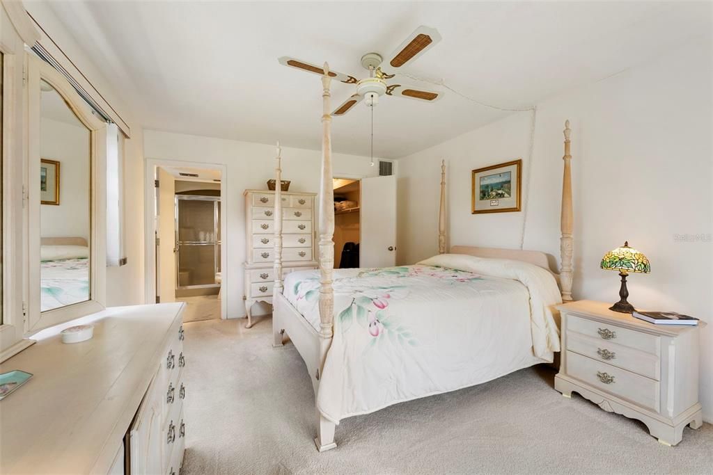 For Sale: $150,000 (2 beds, 2 baths, 1290 Square Feet)