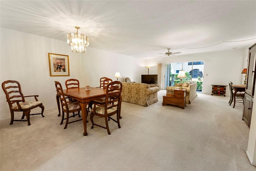 For Sale: $150,000 (2 beds, 2 baths, 1290 Square Feet)