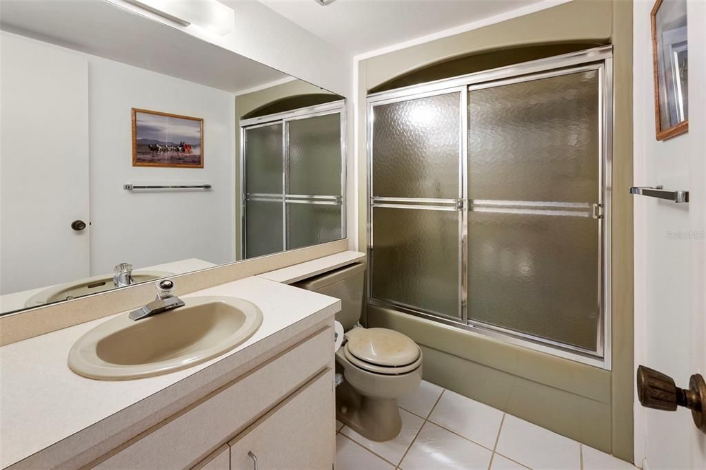 For Sale: $150,000 (2 beds, 2 baths, 1290 Square Feet)