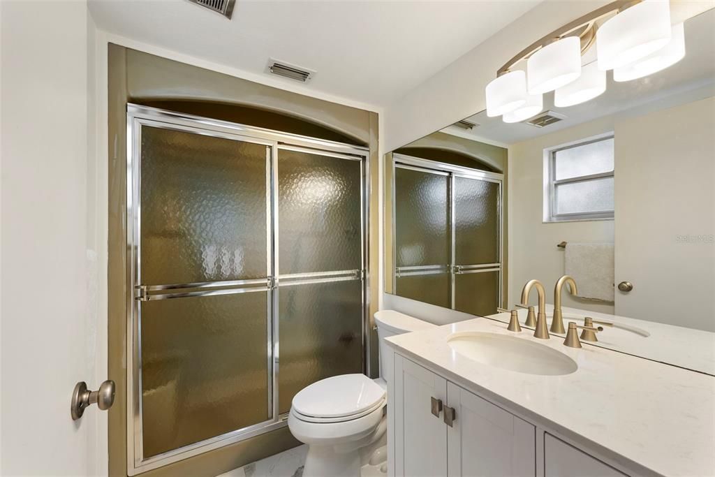 For Sale: $150,000 (2 beds, 2 baths, 1290 Square Feet)