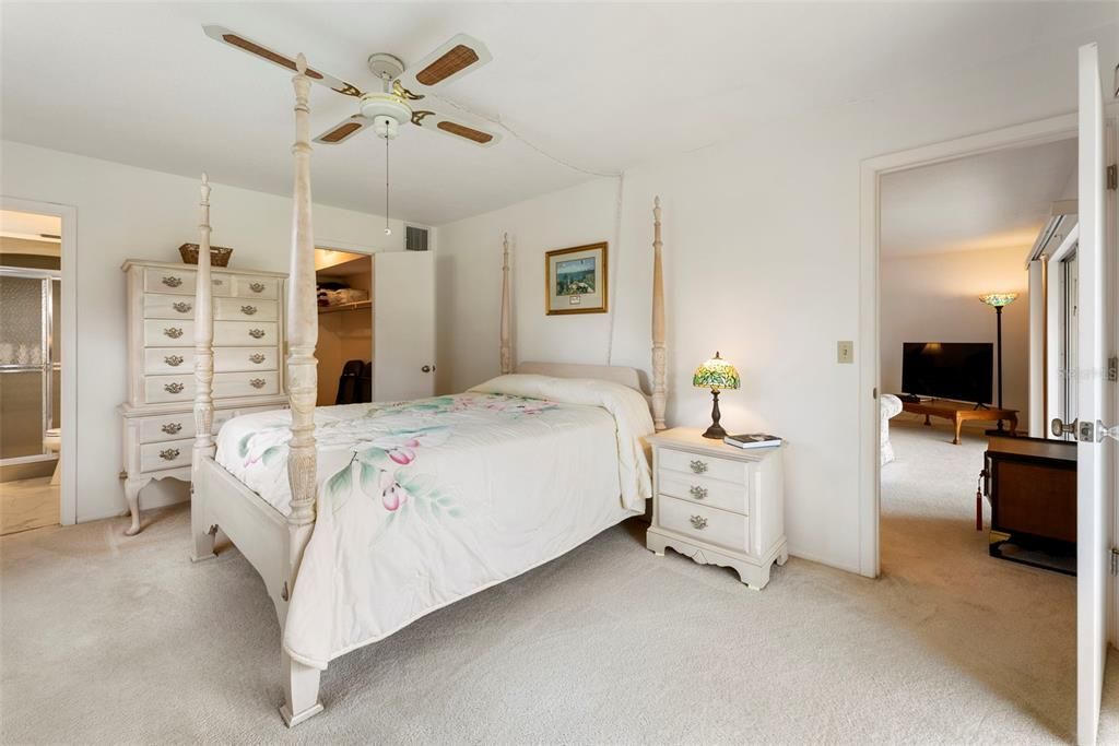 For Sale: $150,000 (2 beds, 2 baths, 1290 Square Feet)