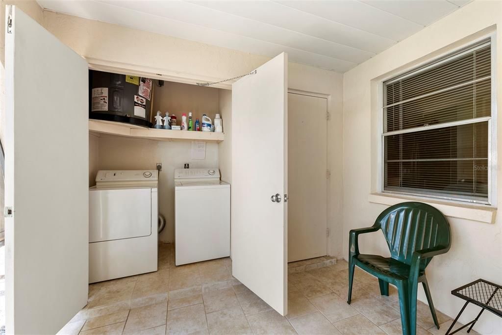 For Sale: $150,000 (2 beds, 2 baths, 1290 Square Feet)