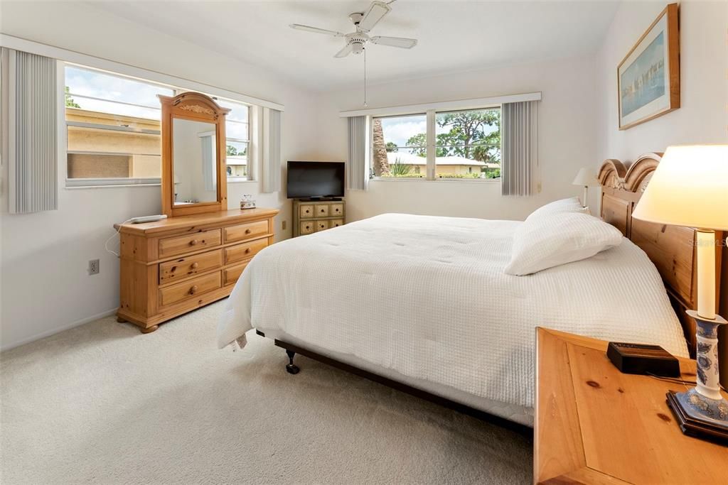 For Sale: $150,000 (2 beds, 2 baths, 1290 Square Feet)