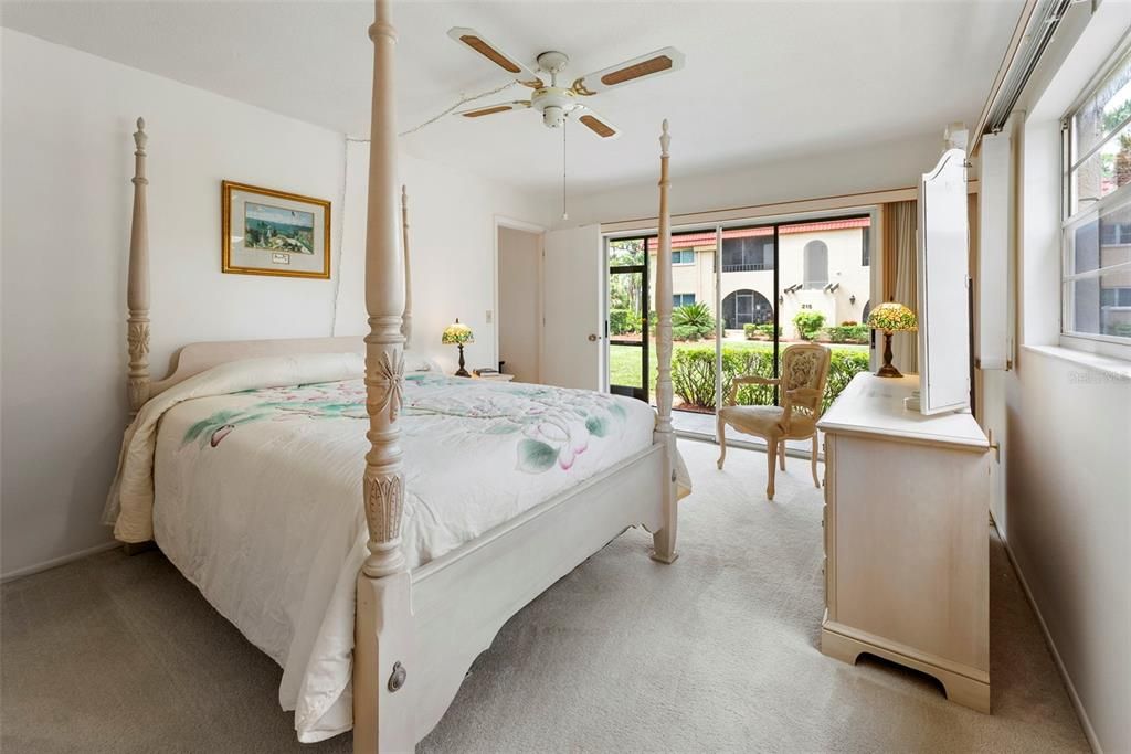 For Sale: $150,000 (2 beds, 2 baths, 1290 Square Feet)