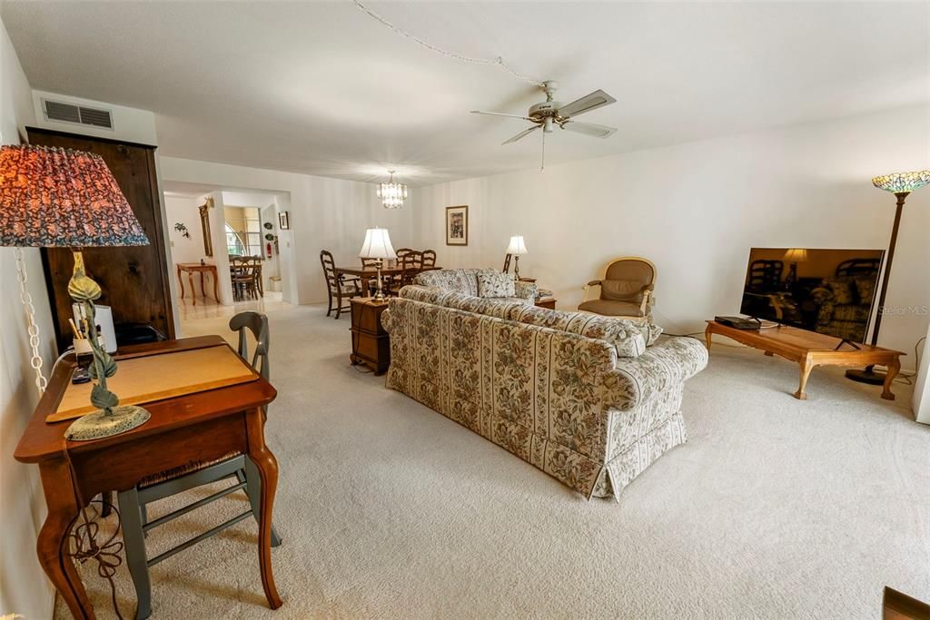 For Sale: $150,000 (2 beds, 2 baths, 1290 Square Feet)