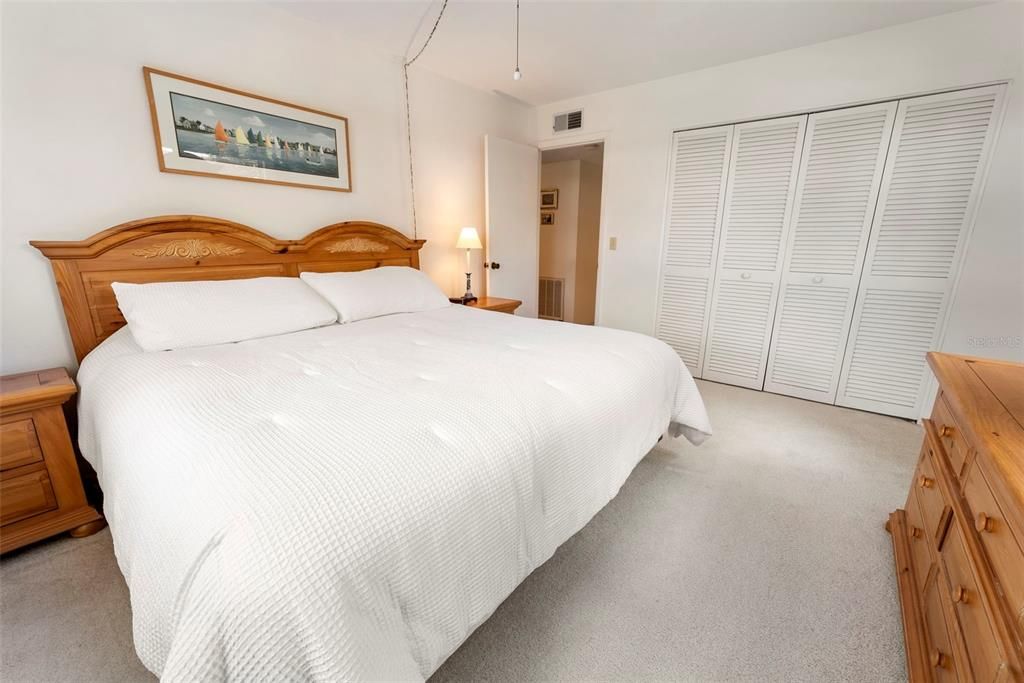 For Sale: $150,000 (2 beds, 2 baths, 1290 Square Feet)