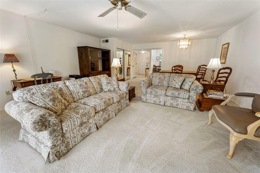 For Sale: $150,000 (2 beds, 2 baths, 1290 Square Feet)