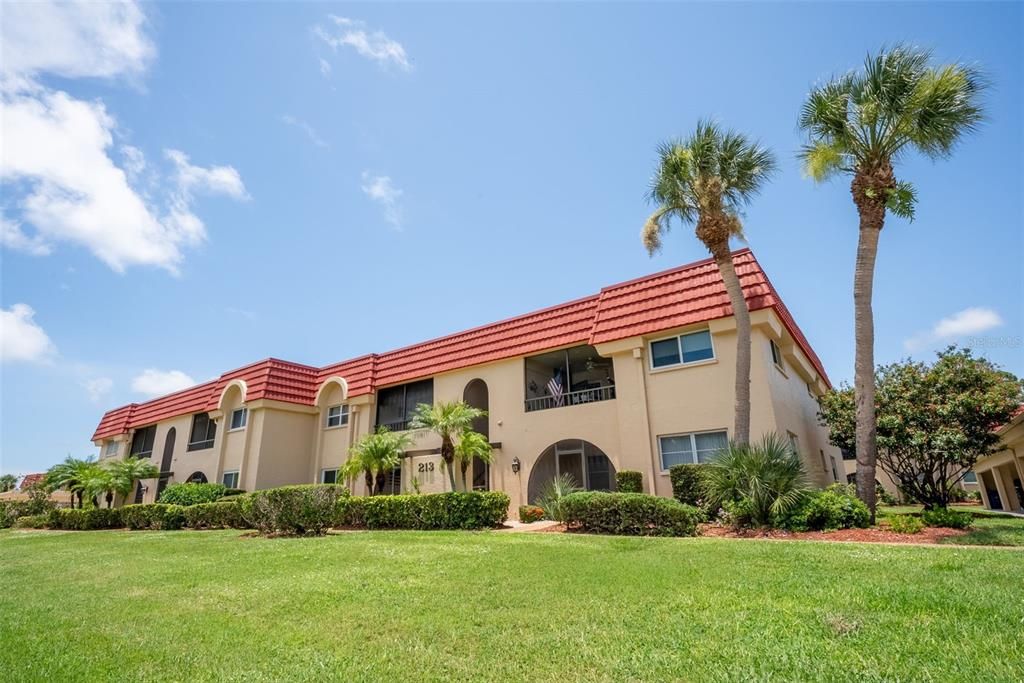 For Sale: $150,000 (2 beds, 2 baths, 1290 Square Feet)