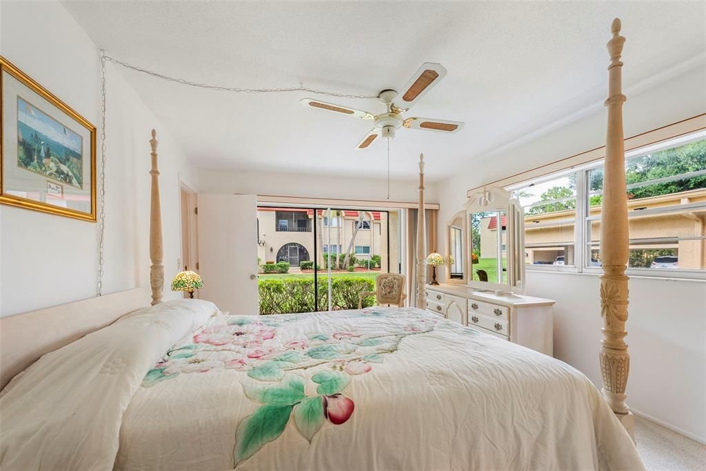 For Sale: $150,000 (2 beds, 2 baths, 1290 Square Feet)