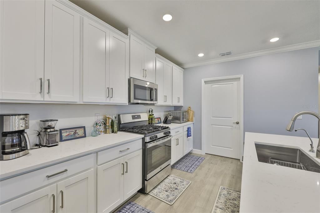 For Sale: $310,000 (2 beds, 2 baths, 1614 Square Feet)