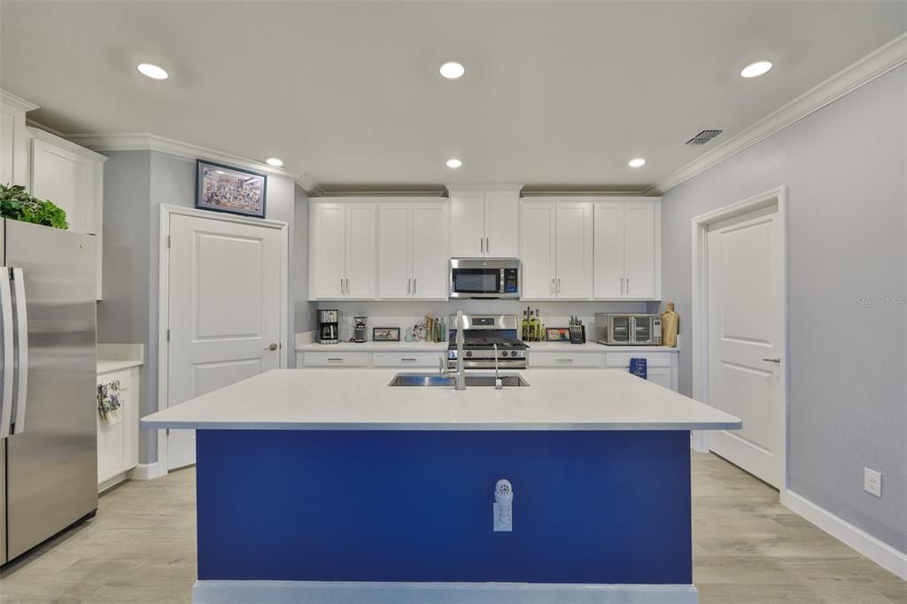 For Sale: $310,000 (2 beds, 2 baths, 1614 Square Feet)