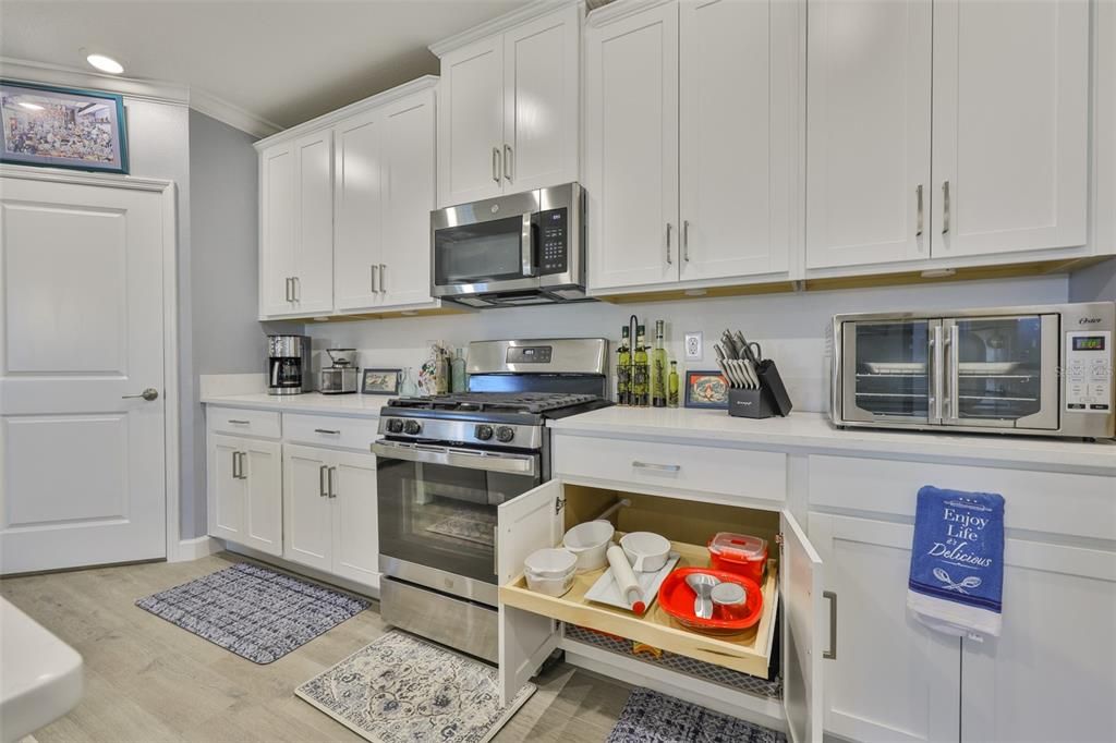 For Sale: $310,000 (2 beds, 2 baths, 1614 Square Feet)